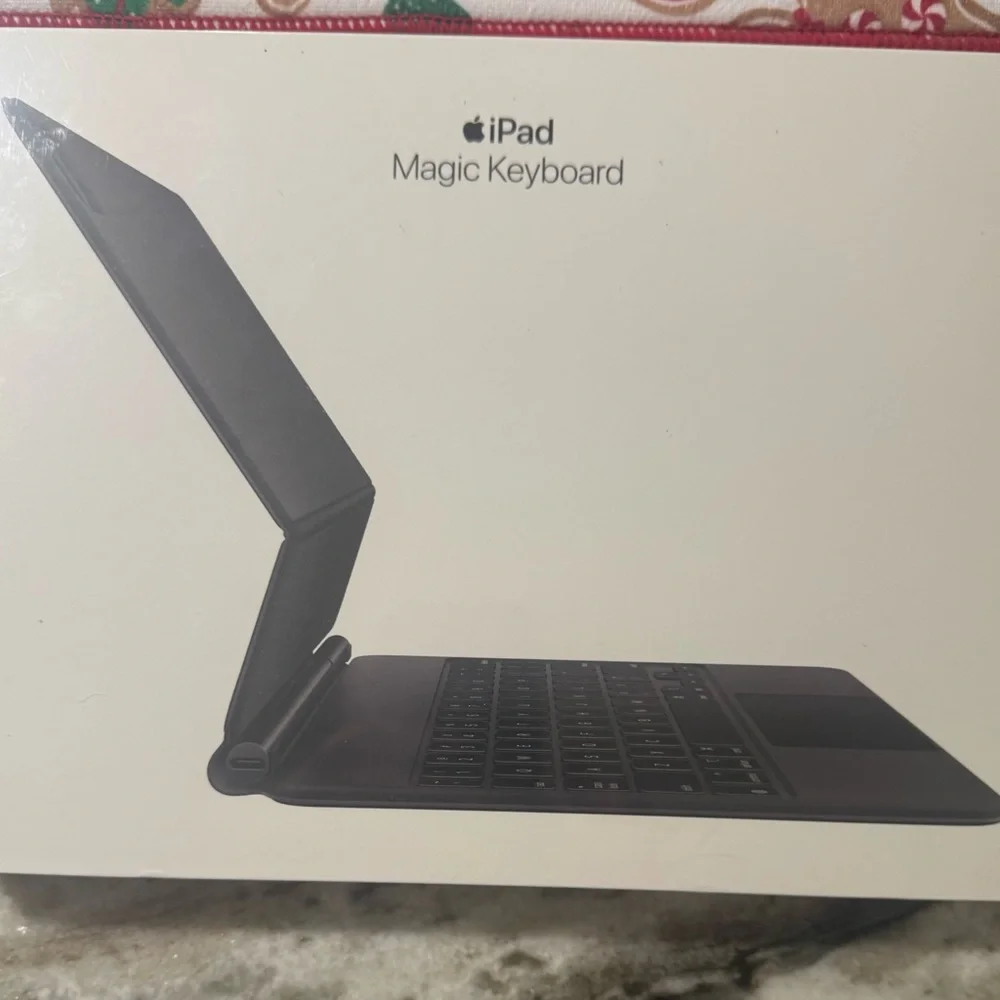 Apple iPad Magic Keyboard in Black